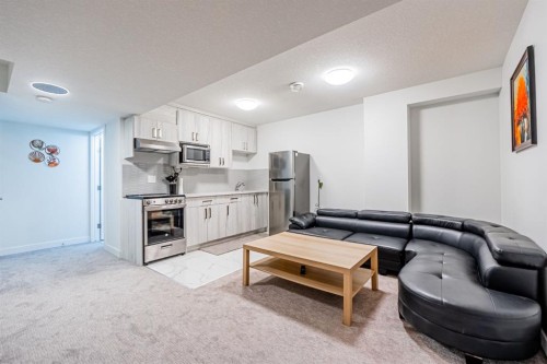 112 Midtown Close Sw, Airdrie, AB - Indoor