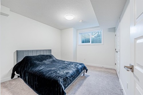 112 Midtown Close Sw, Airdrie, AB - Indoor Photo Showing Bedroom