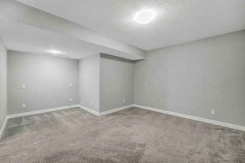 315 Hillcrest Drive Sw, Airdrie, AB - Indoor Photo Showing Other Room