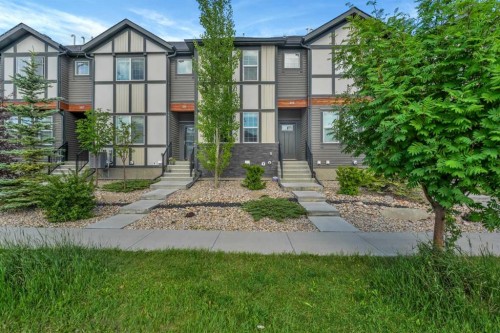 315 Hillcrest Drive Sw, Airdrie, AB - Outdoor With Facade