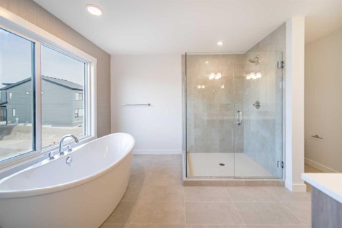 73 Royston Grove Nw, Calgary, AB - Indoor Photo Showing Bathroom