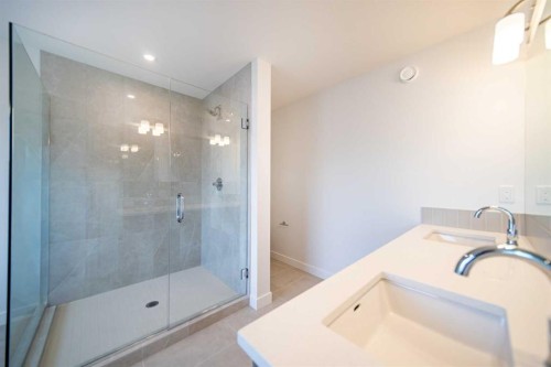 73 Royston Grove Nw, Calgary, AB - Indoor Photo Showing Bathroom