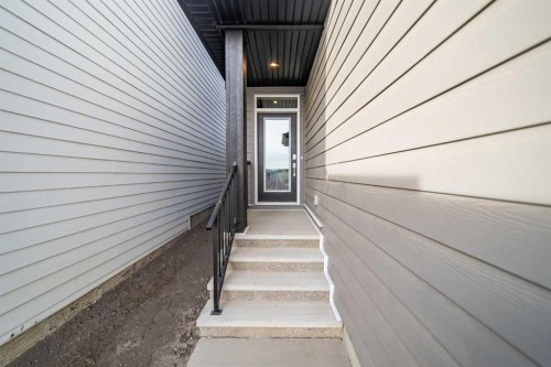 73 Royston Grove Nw, Calgary, AB - Outdoor With Exterior