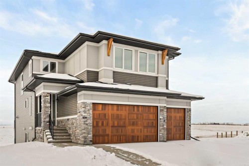529 Lucas Way Nw, Calgary, AB - Outdoor