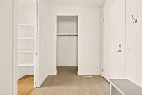 529 Lucas Way Nw, Calgary, AB - Indoor Photo Showing Other Room