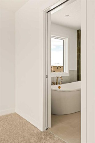 529 Lucas Way Nw, Calgary, AB - Indoor Photo Showing Bathroom