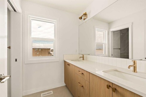 529 Lucas Way Nw, Calgary, AB - Indoor Photo Showing Bathroom