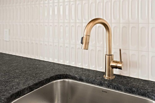 529 Lucas Way Nw, Calgary, AB - Indoor Photo Showing Kitchen