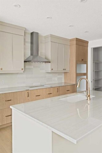 529 Lucas Way Nw, Calgary, AB - Indoor Photo Showing Kitchen