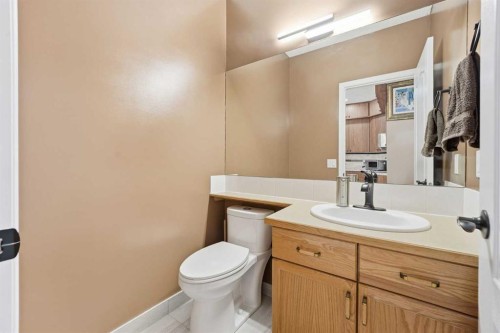 23 Prestwick Park Se, Calgary, AB - Indoor Photo Showing Bathroom