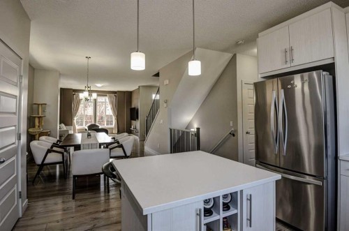 78 Marquis Heights Se, Calgary, AB - Indoor