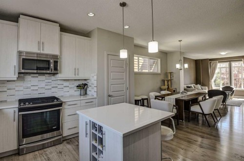 78 Marquis Heights Se, Calgary, AB - Indoor Photo Showing Other Room