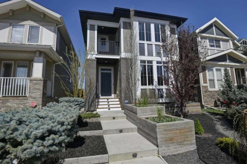 78 Marquis Heights Se, Calgary, AB - Outdoor With Facade