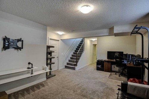 78 Marquis Heights Se, Calgary, AB - Indoor