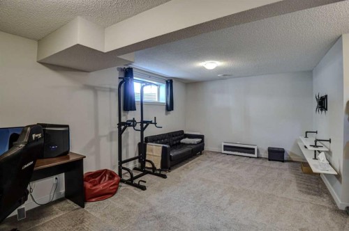 78 Marquis Heights Se, Calgary, AB - Indoor