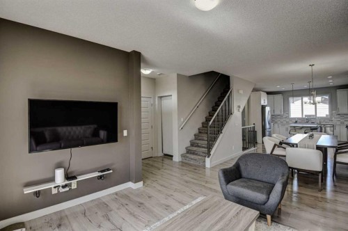 78 Marquis Heights Se, Calgary, AB - Indoor Photo Showing Living Room