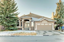 256 LAKESIDE GREENS Drive  Chestermere, AB T1X 1C5