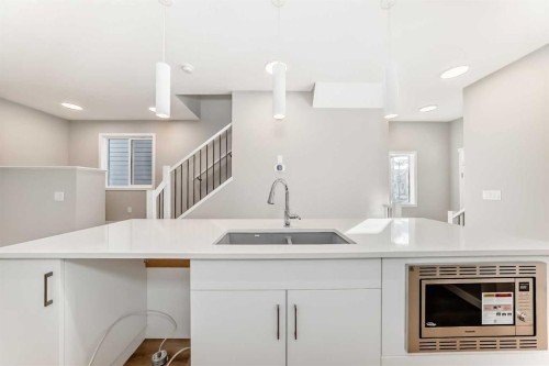 1168 Mahogany Boulevard Se, Calgary, AB - Indoor Photo Showing Kitchen