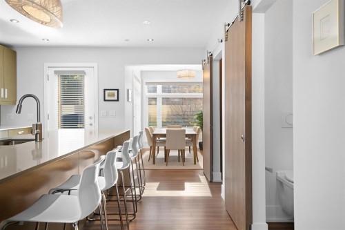 1511 23 Avenue Sw, Calgary, AB - Indoor