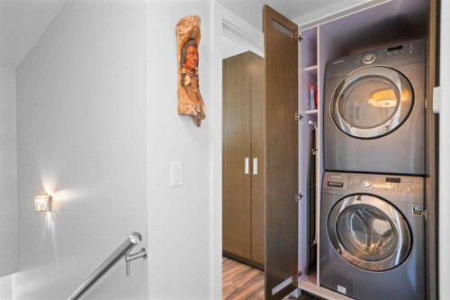 1511 23 Avenue Sw, Calgary, AB - Indoor Photo Showing Laundry Room