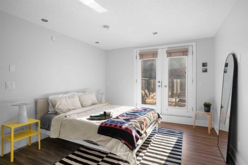 1511 23 Avenue Sw, Calgary, AB - Indoor Photo Showing Bedroom