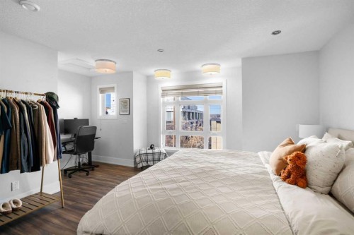 1511 23 Avenue Sw, Calgary, AB - Indoor Photo Showing Bedroom