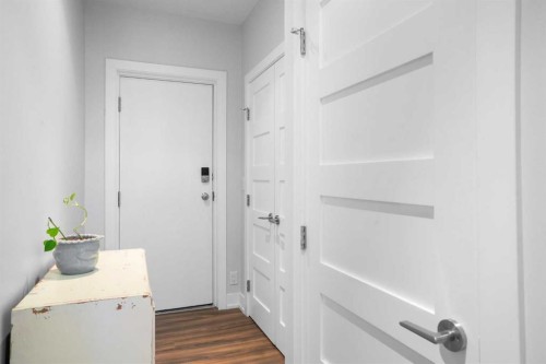1511 23 Avenue Sw, Calgary, AB - Indoor Photo Showing Other Room