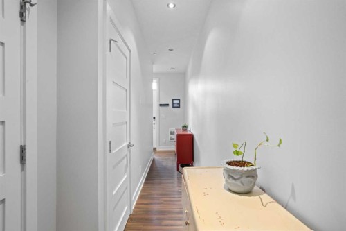 1511 23 Avenue Sw, Calgary, AB - Indoor Photo Showing Other Room