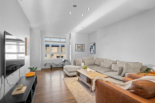 1511 23 Avenue Sw, Calgary, AB - Indoor Photo Showing Living Room