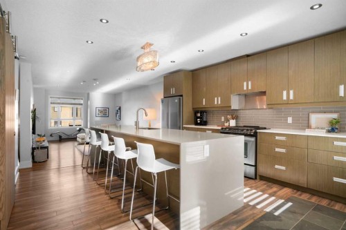 1511 23 Avenue Sw, Calgary, AB - Indoor Photo Showing Kitchen With Stainless Steel Kitchen With Upgraded Kitchen