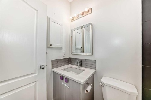 271-333 Riverfront Avenue Se, Calgary, AB - Indoor Photo Showing Laundry Room