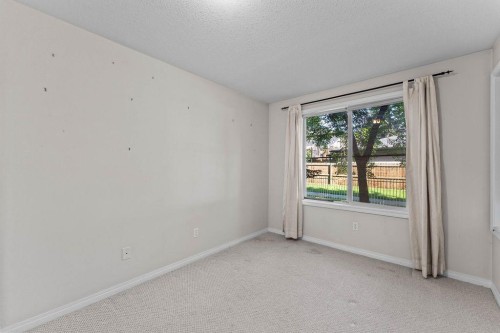 109-4507 45 Street Sw, Calgary, AB - Indoor Photo Showing Other Room