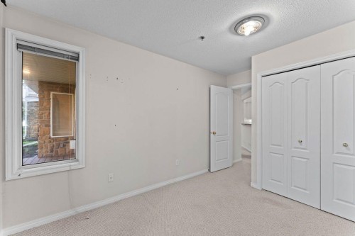 109-4507 45 Street Sw, Calgary, AB - Indoor Photo Showing Other Room