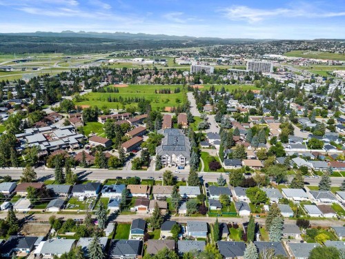 109-4507 45 Street Sw, Calgary, AB - Outdoor With View