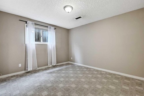 128 Ventura Way Ne, Calgary, AB - Indoor Photo Showing Other Room