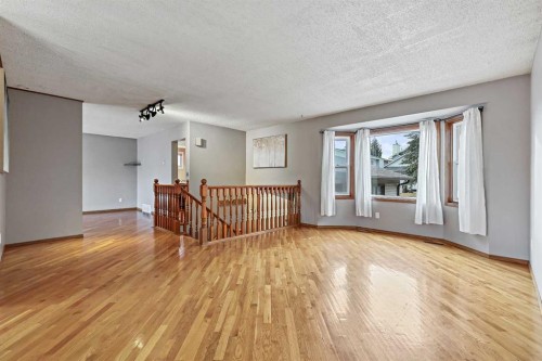 128 Ventura Way Ne, Calgary, AB - Indoor Photo Showing Other Room
