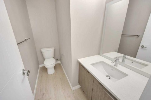 903-218 Sherwood Square Nw, Calgary, AB - Indoor Photo Showing Bathroom