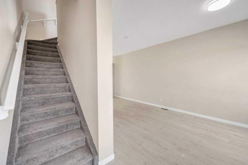 903-218 Sherwood Square Nw, Calgary, AB - Indoor Photo Showing Other Room