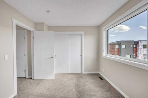 903-218 Sherwood Square Nw, Calgary, AB - Indoor Photo Showing Other Room