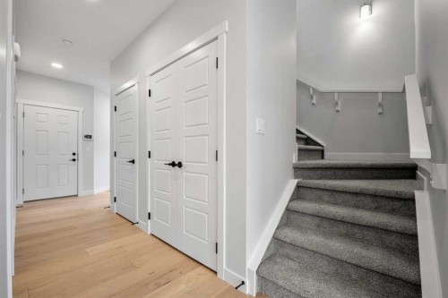 76 Creekview Manor Sw, Calgary, AB - Indoor Photo Showing Other Room