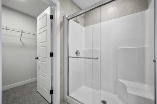 76 Creekview Manor Sw, Calgary, AB - Indoor Photo Showing Bathroom