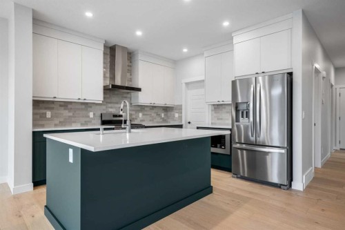 76 Creekview Manor Sw, Calgary, AB - Indoor Photo Showing Kitchen With Upgraded Kitchen