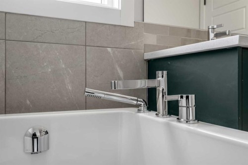 76 Creekview Manor Sw, Calgary, AB - Indoor Photo Showing Kitchen