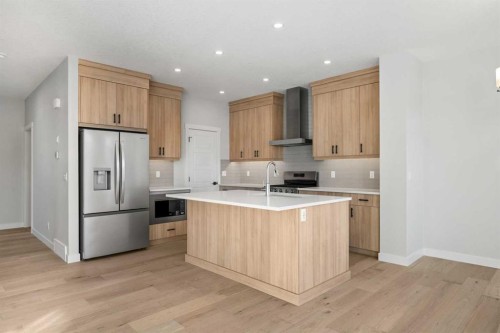 63 Creekstone Common Sw, Calgary, AB - Indoor Photo Showing Kitchen