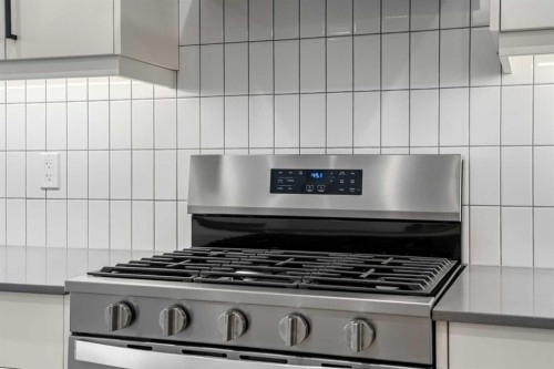 56 Creekstone Grove Sw, Calgary, AB - Indoor Photo Showing Kitchen