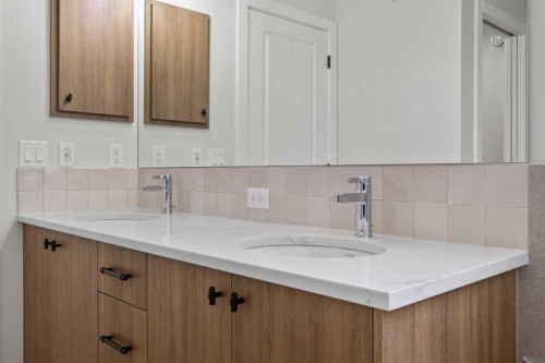 38 Amblefield Common Nw, Calgary, AB - Indoor Photo Showing Bathroom