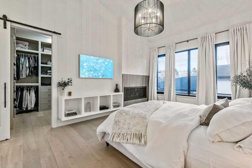 56 Lissington Drive Sw, Calgary, AB - Indoor Photo Showing Bedroom