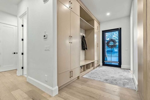 56 Lissington Drive Sw, Calgary, AB - Indoor Photo Showing Other Room