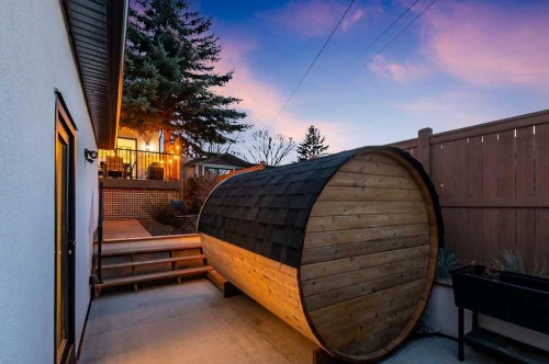 56 Lissington Drive Sw, Calgary, AB - Outdoor With Exterior