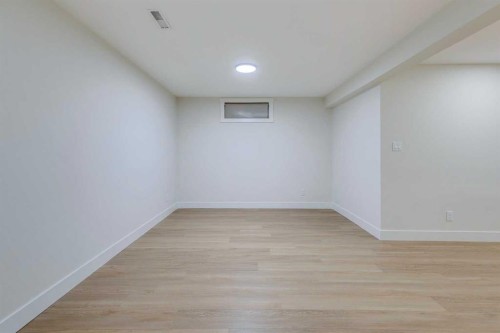 246 Cedarwood Park Sw, Calgary, AB - Indoor Photo Showing Other Room